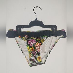 ⭐️Mink Pink Ruffled Floral Bikini Bottoms Size Small Brand New